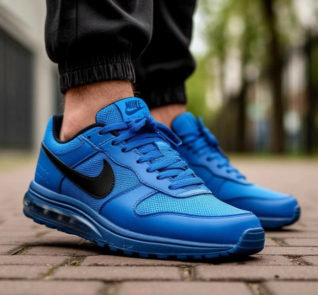 Американский производитель спортивной одежды Nike полностью уходит из России Кроссовки Nike