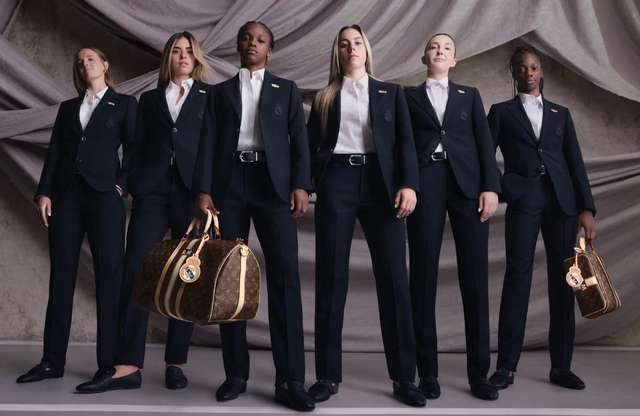 Louis Vuitton разработал экипировку для женской футбольной команды